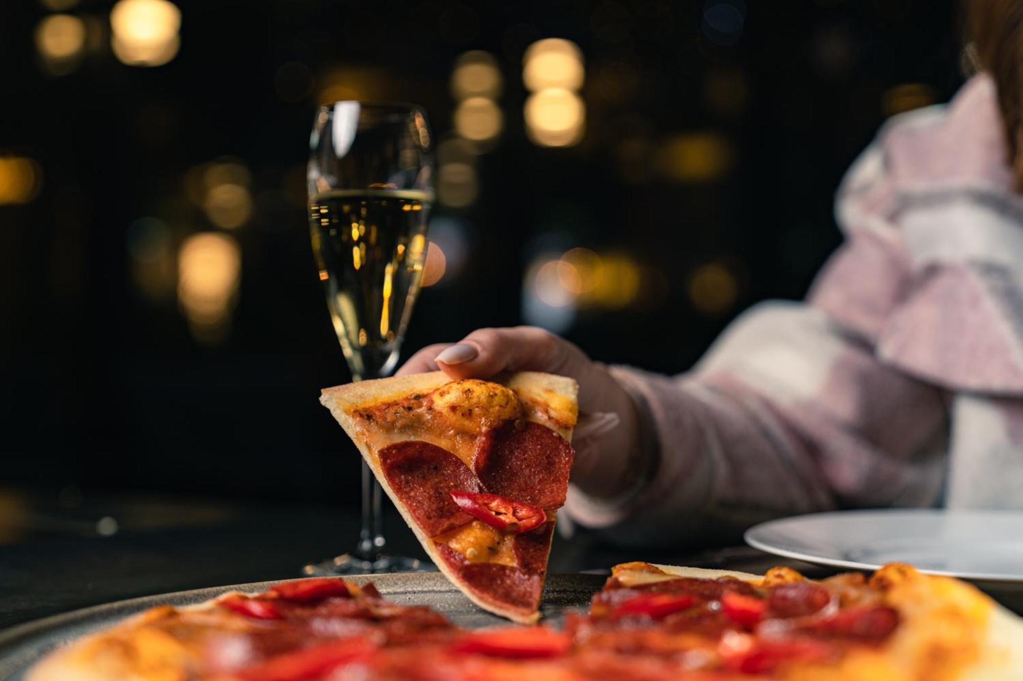 The Abdali Boulevard Hotel Αμμάν Εξωτερικό φωτογραφία A slice of pizza