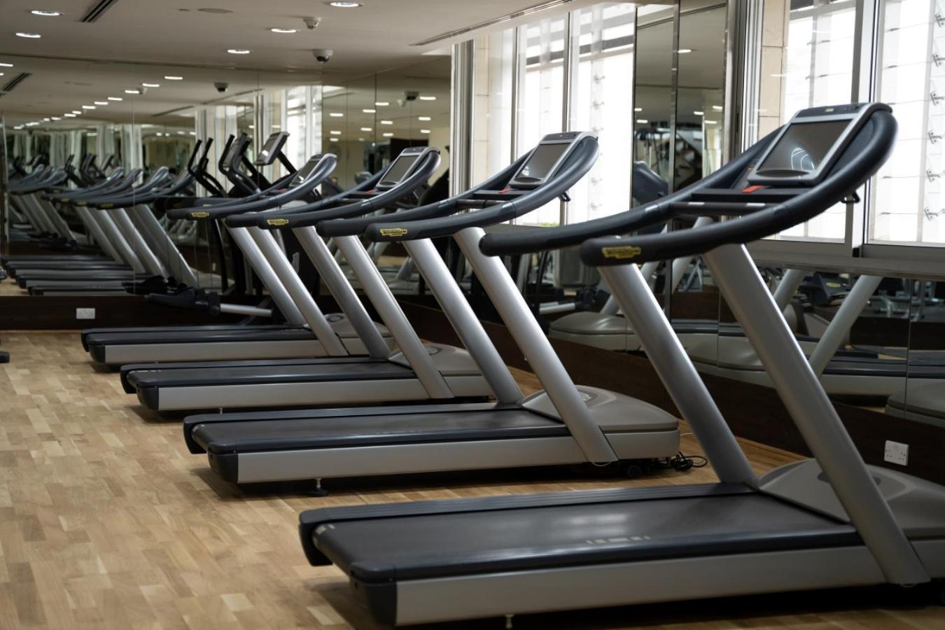 The Abdali Boulevard Hotel Αμμάν Εξωτερικό φωτογραφία Treadmills in a gym