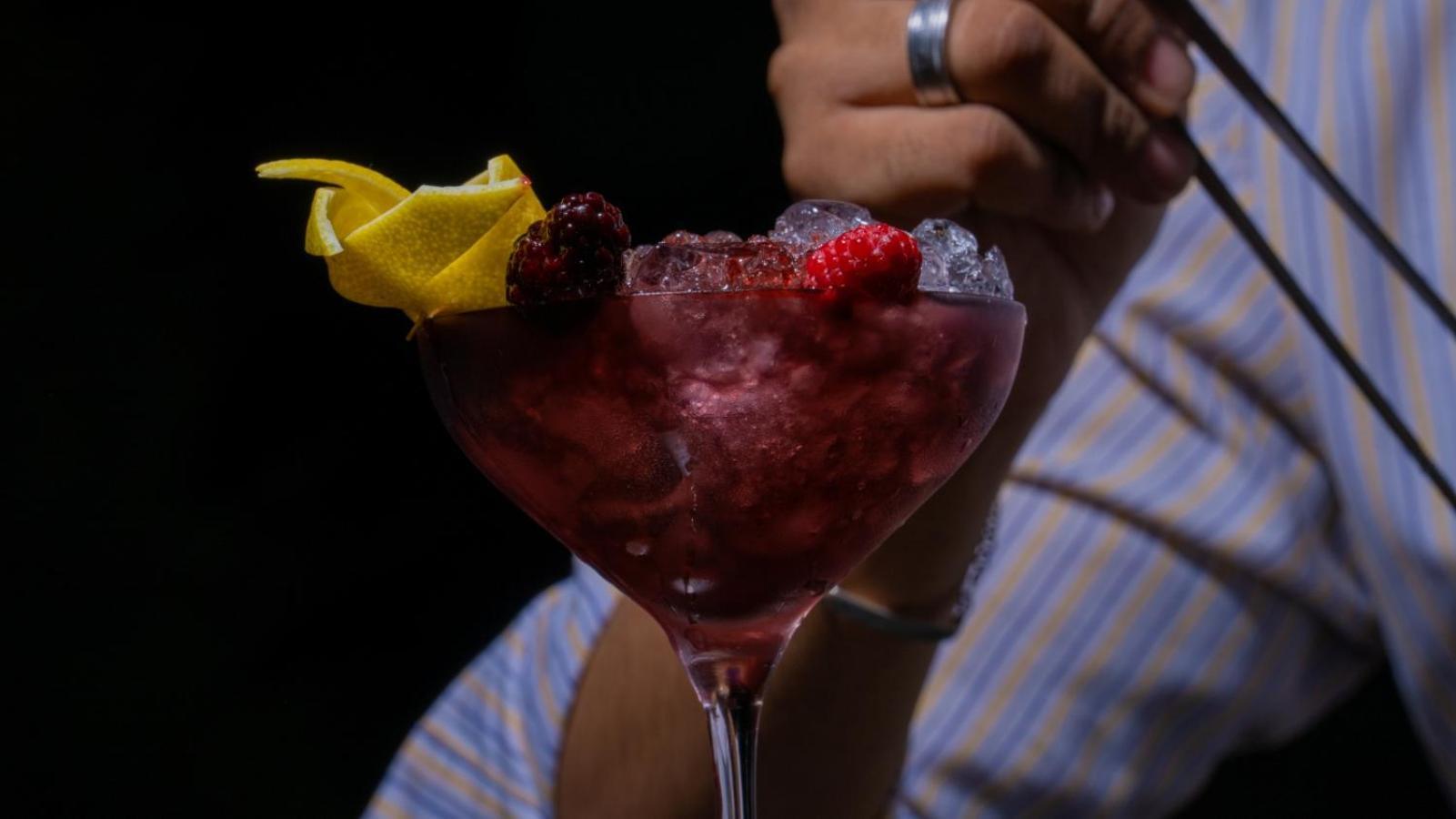 The Abdali Boulevard Hotel Αμμάν Εξωτερικό φωτογραφία A Kir Royale cocktail