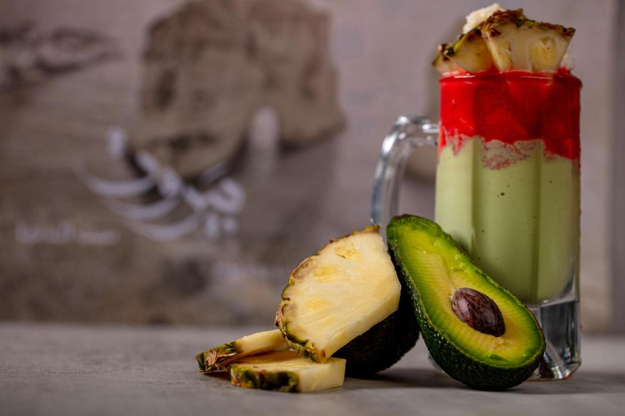 The Abdali Boulevard Hotel Αμμάν Εξωτερικό φωτογραφία Avocado and pineapple smoothie