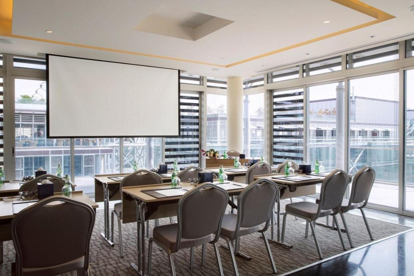 The Abdali Boulevard Hotel Αμμάν Εξωτερικό φωτογραφία Meeting room