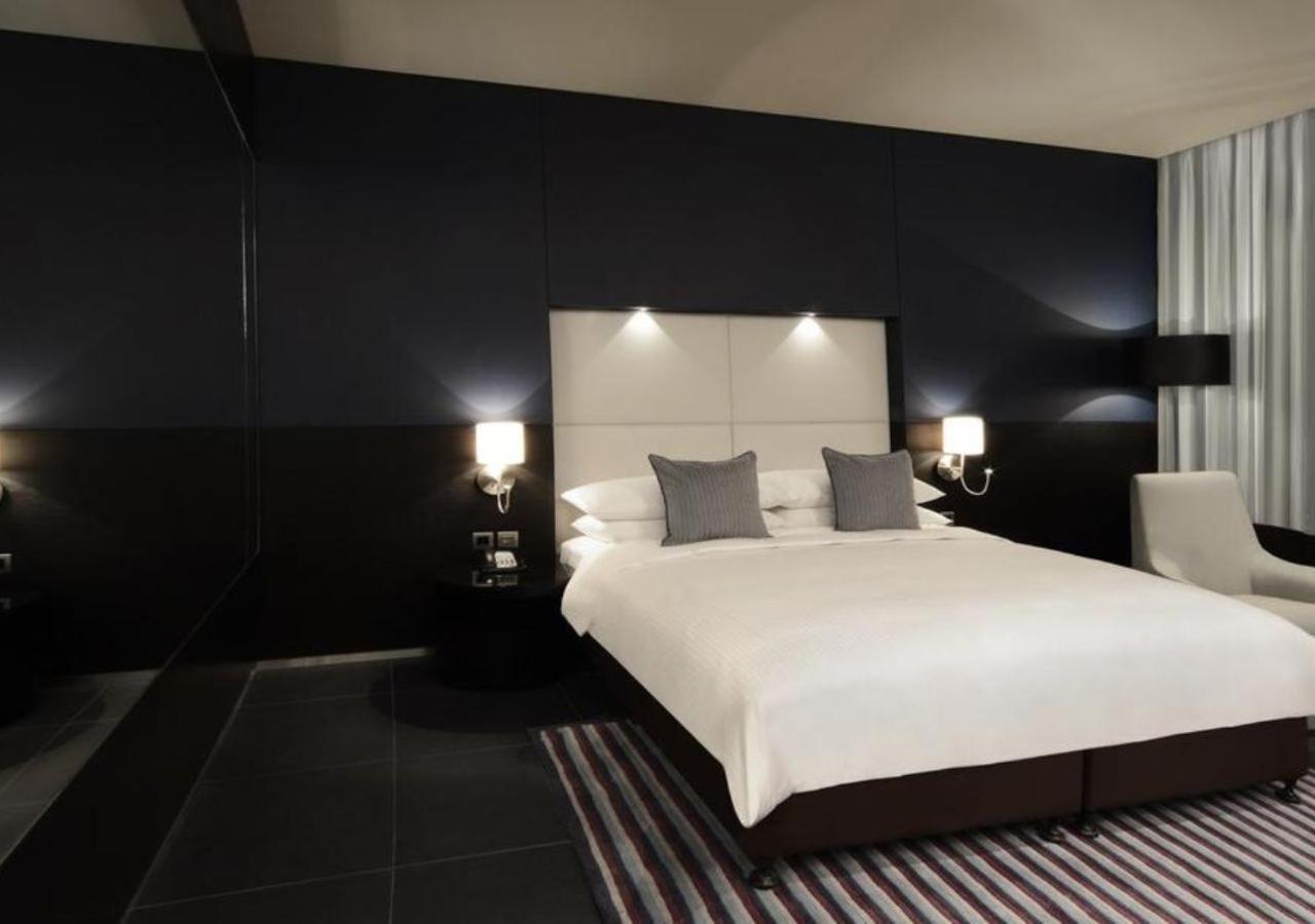 The Abdali Boulevard Hotel Αμμάν Εξωτερικό φωτογραφία A bedroom at the hotel