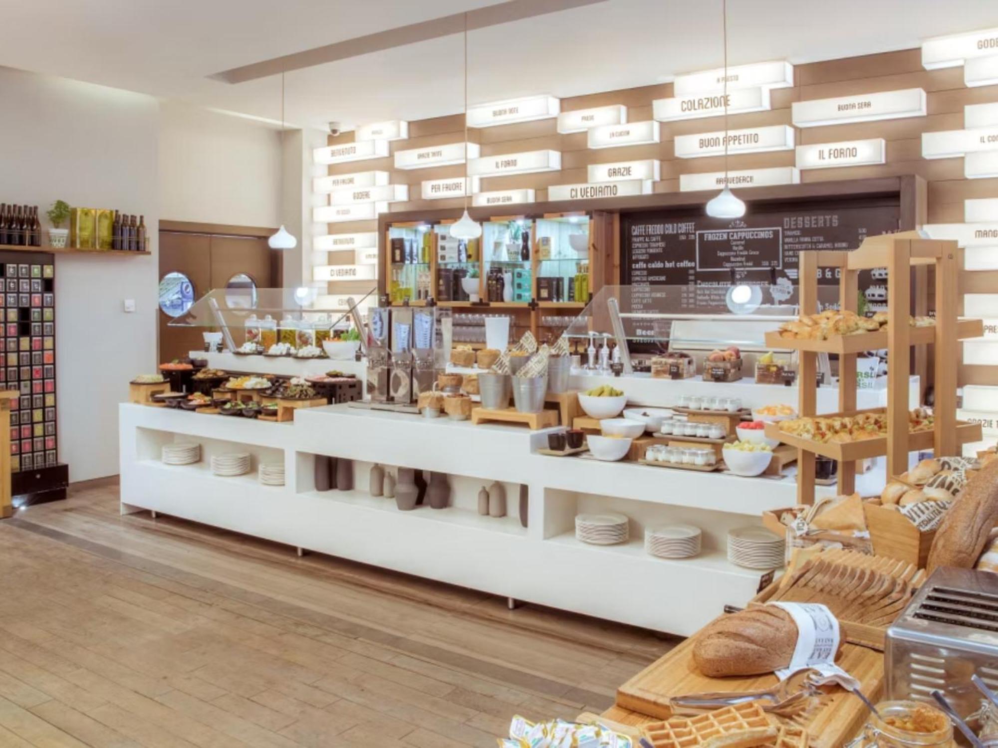 The Abdali Boulevard Hotel Αμμάν Εξωτερικό φωτογραφία The deli at the hotel